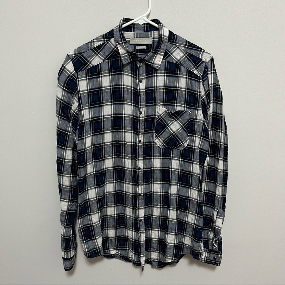 Zara Navy and White Checkered Button Down Shirt Size Medium